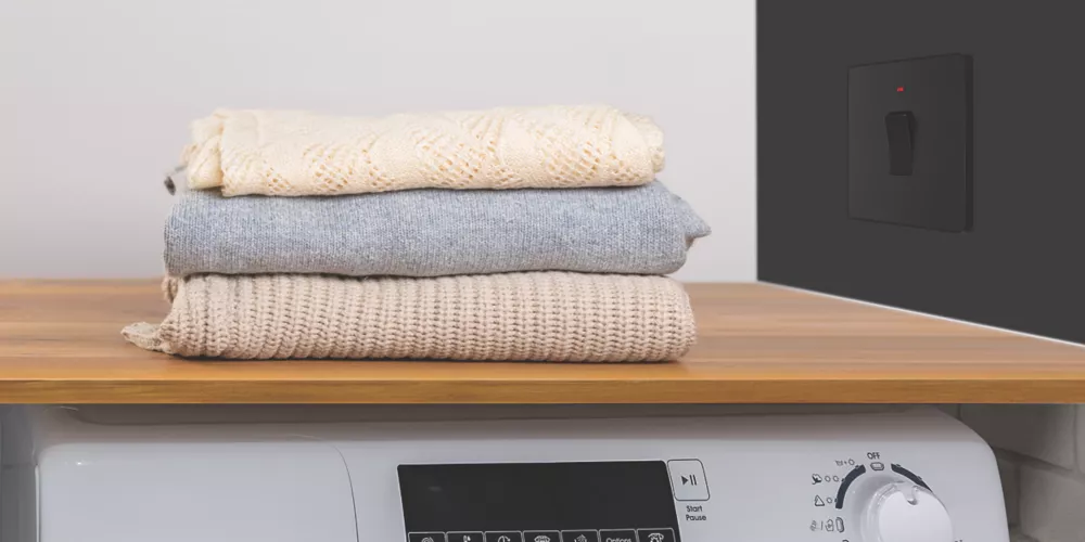 British General Evolve 20A 1-Gang DP Control Switch Matt Black With LED With Black Inserts - Image 7