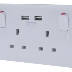 Schneider Electric Lisse 2.1A 2-Gang SP Switched Socket + 2.1A 2-Outlet Type A USB Charger White