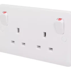Schneider Electric Lisse 13A 2-Gang DP Switched Plug Socket White