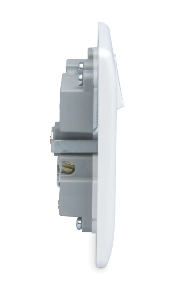 British General 800 Series 13A 1-Gang SP Switched Socket + 2.1A 2-Outlet Type A USB Charger White - Image 3