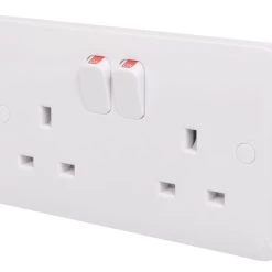 Schneider Electric Lisse 13A 2-Gang DP Switched Plug Socket White