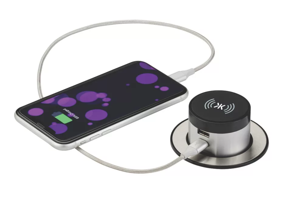 Knightsbridge SK0015 4.0A 2-Outlet Type A & C Pop-Up USB Charger Brushed Chrome - Image 5