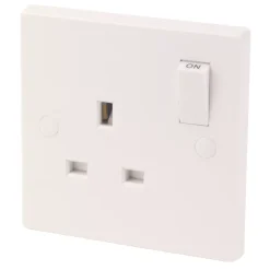 Essentials 13A 1-Gang SP Switched Plug Socket White