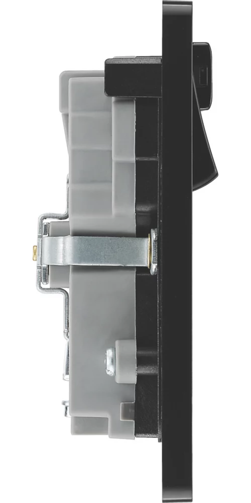 British General Evolve 13A 2-Gang SP Switched Double Socket With WiFi Extender + 2.1A 1-Outlet Type A USB Charger Satin Brass With Black Inserts - Image 6