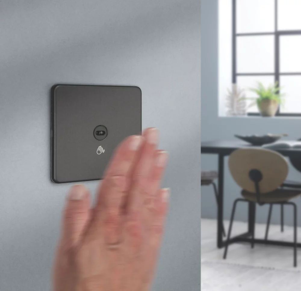 Knightsbridge SFTS1SB 2.1A 1-Gang 1-Way Light Switch Smoked Bronze With Black Inserts - Image 3