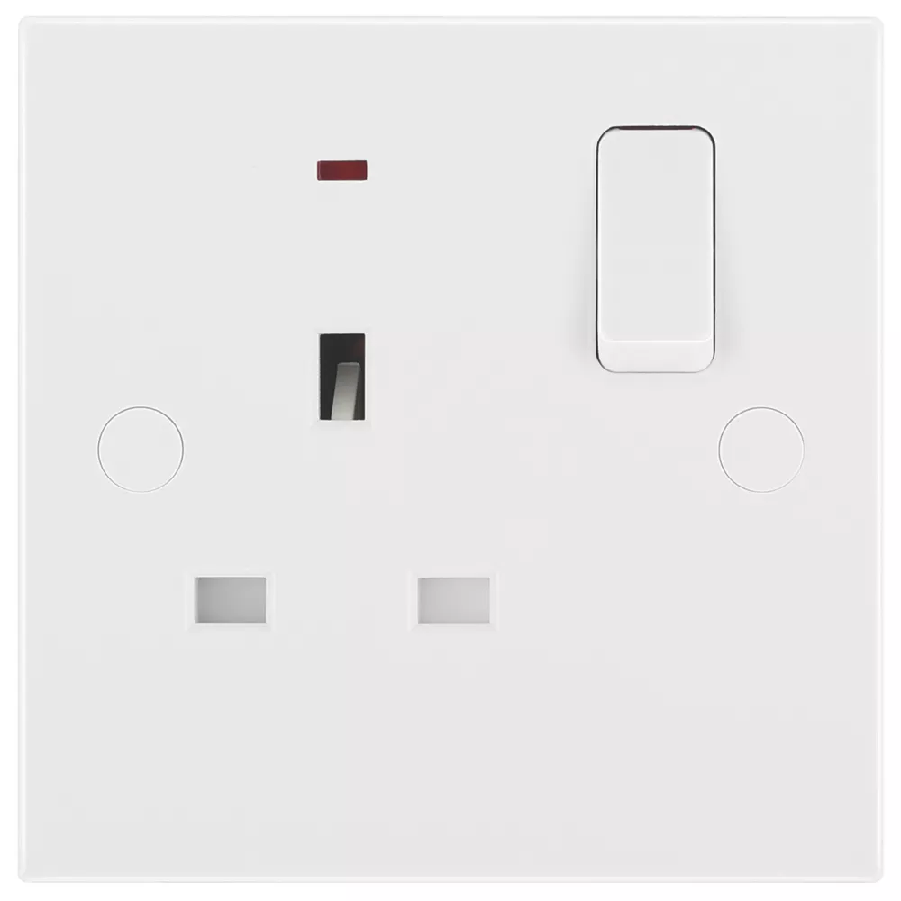 British General 900 Series 13A 1-Gang SP Switched Power Socket White With LED - Image 2