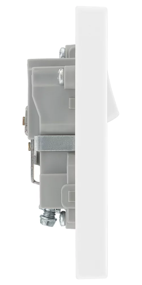 British General 900 Series 13A 1-Gang SP Switched Power Socket White With LED - Image 4