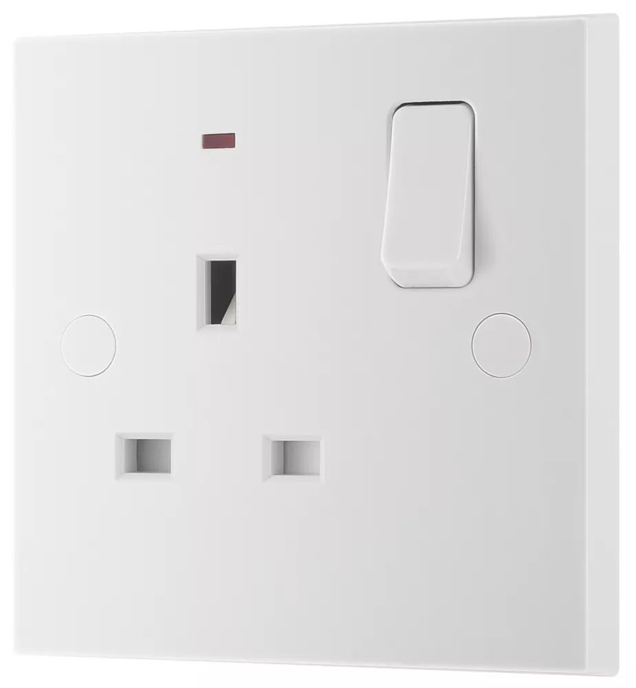British General 900 Series 13A 1-Gang SP Switched Power Socket White With LED